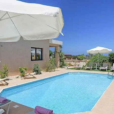 Villa In Sleeps 5 With Pool Air Con And Wifi Lachi