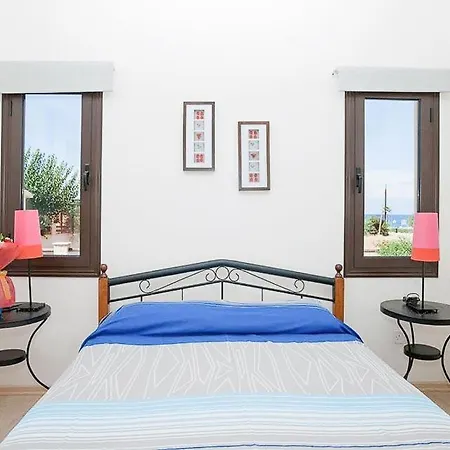 In Sleeps 5 With Pool Air Con And Wifi Villa *