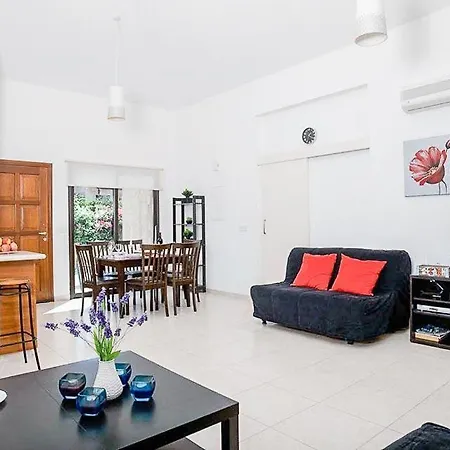 Villa In Sleeps 5 With Pool Air Con And Wifi Latchi