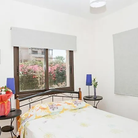 Villa In Sleeps 5 With Pool Air Con And Wifi *